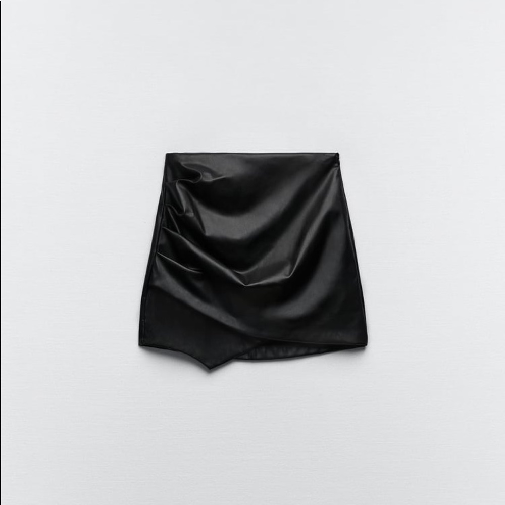 ZARA FAUX LEATHER MINI SKIRT